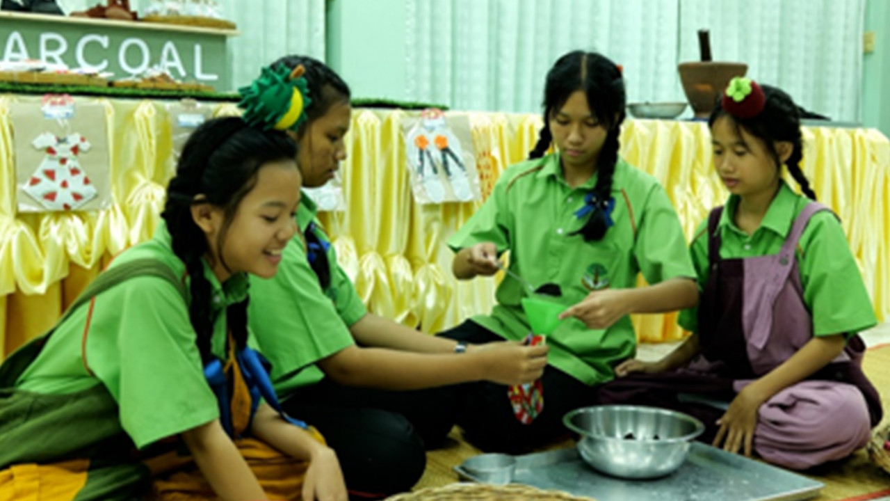 MySchool_670526_01
