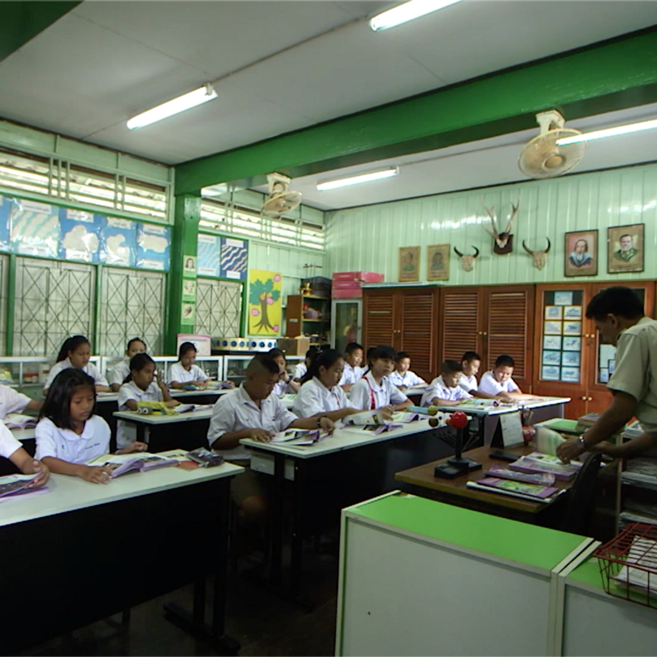 ้have a newsday 280863 (02)