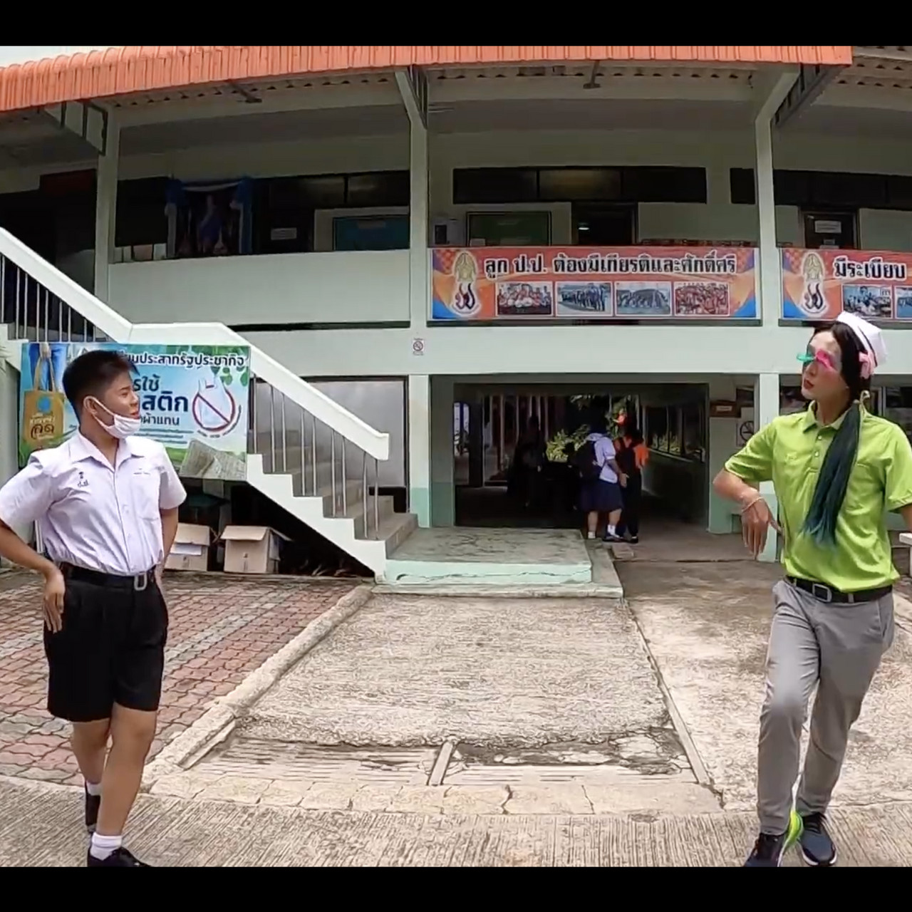ครูบอลลี่ Lovely Teacher6