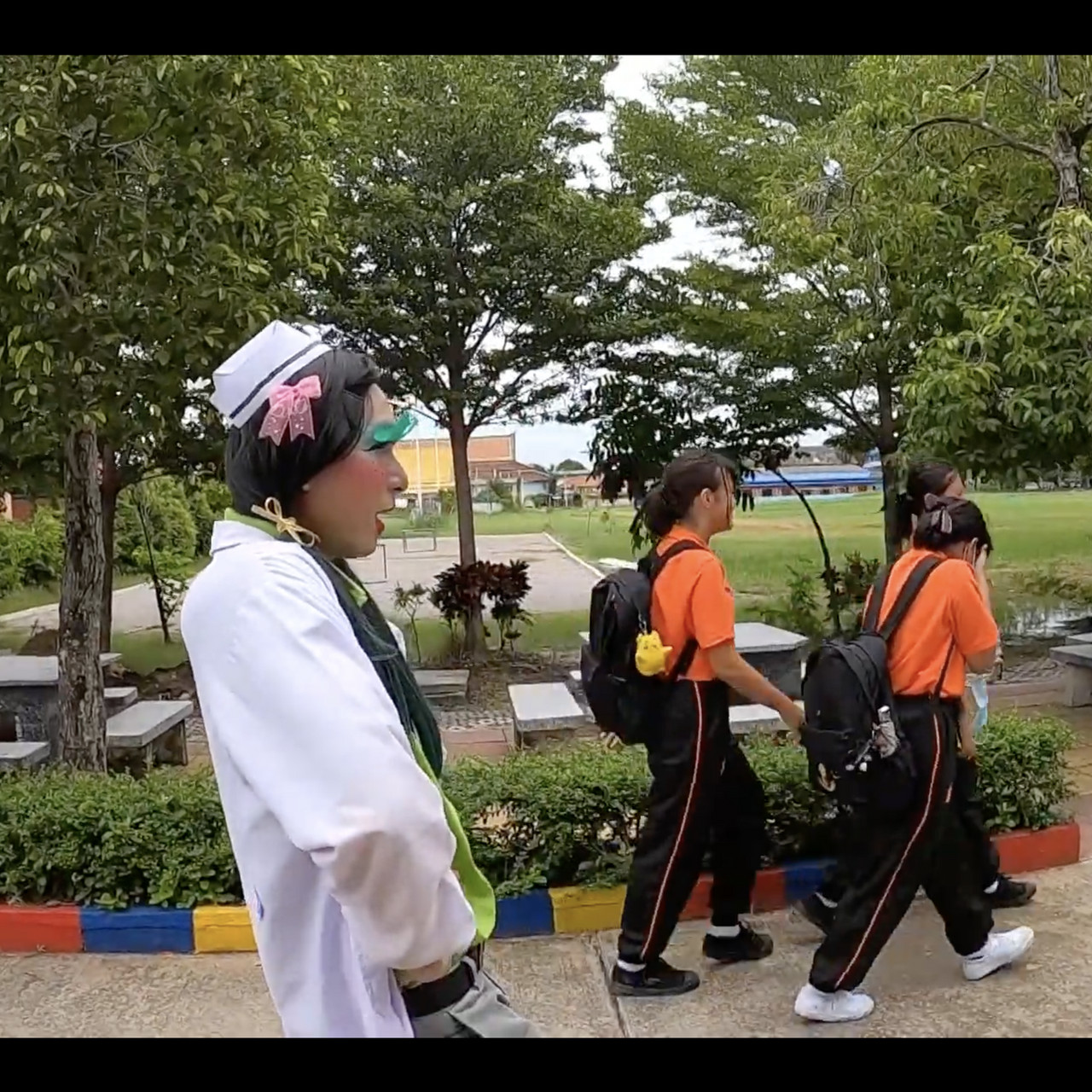 ครูบอลลี่ Lovely Teacher2