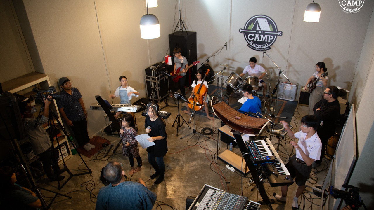 TheCamp640327-02
