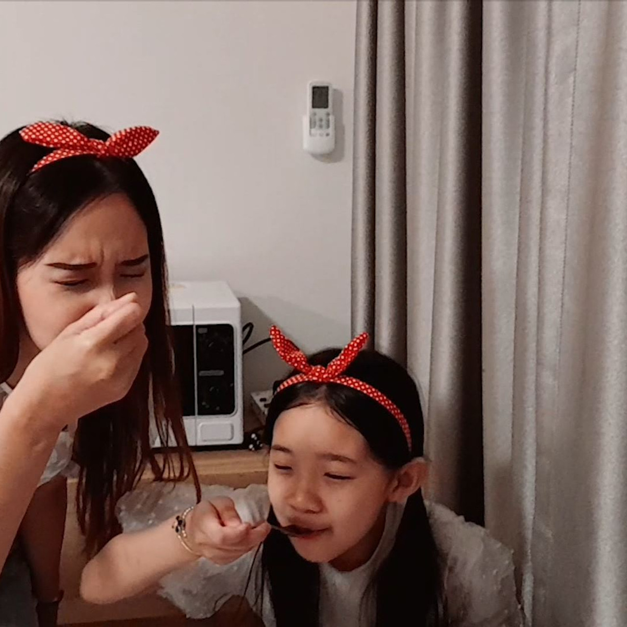 Eating-640820-8