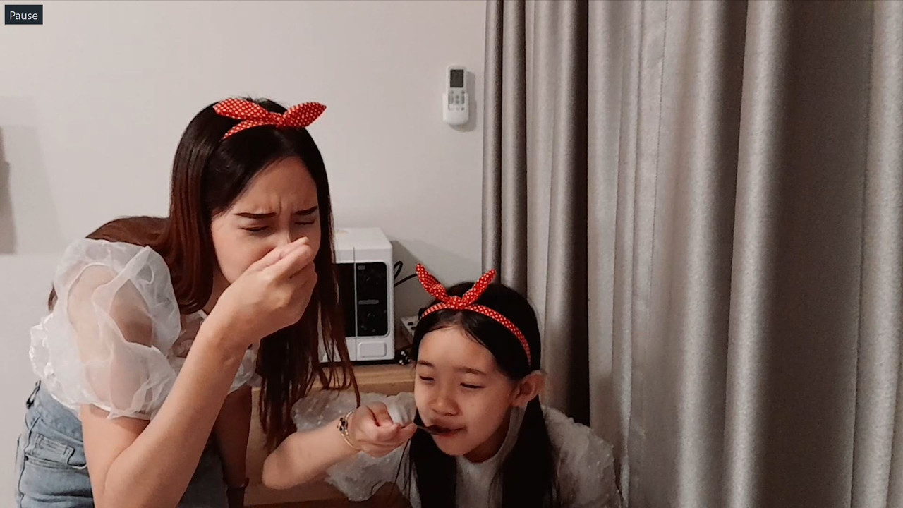 Eating-640820-8