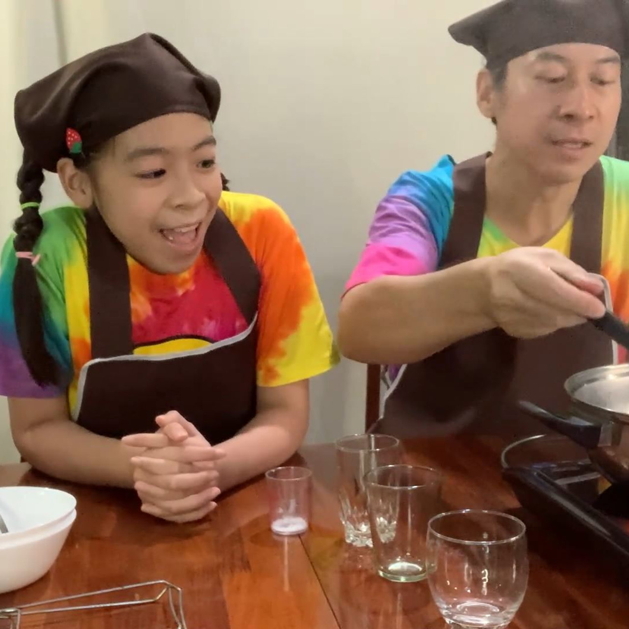Eating-640924-4
