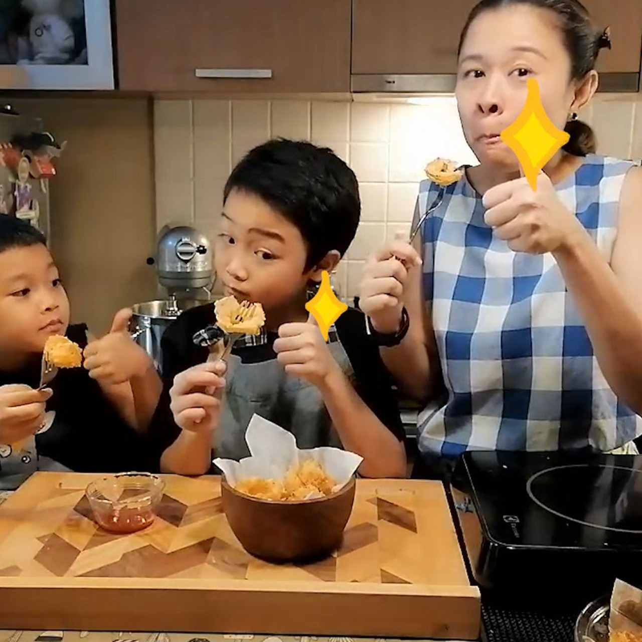 Eating-641210-3
