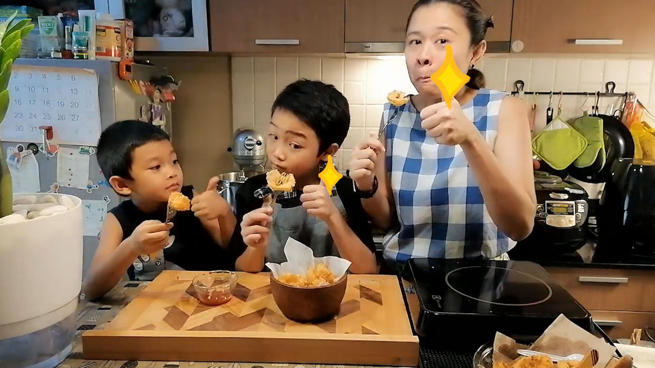 Eating-641210-3