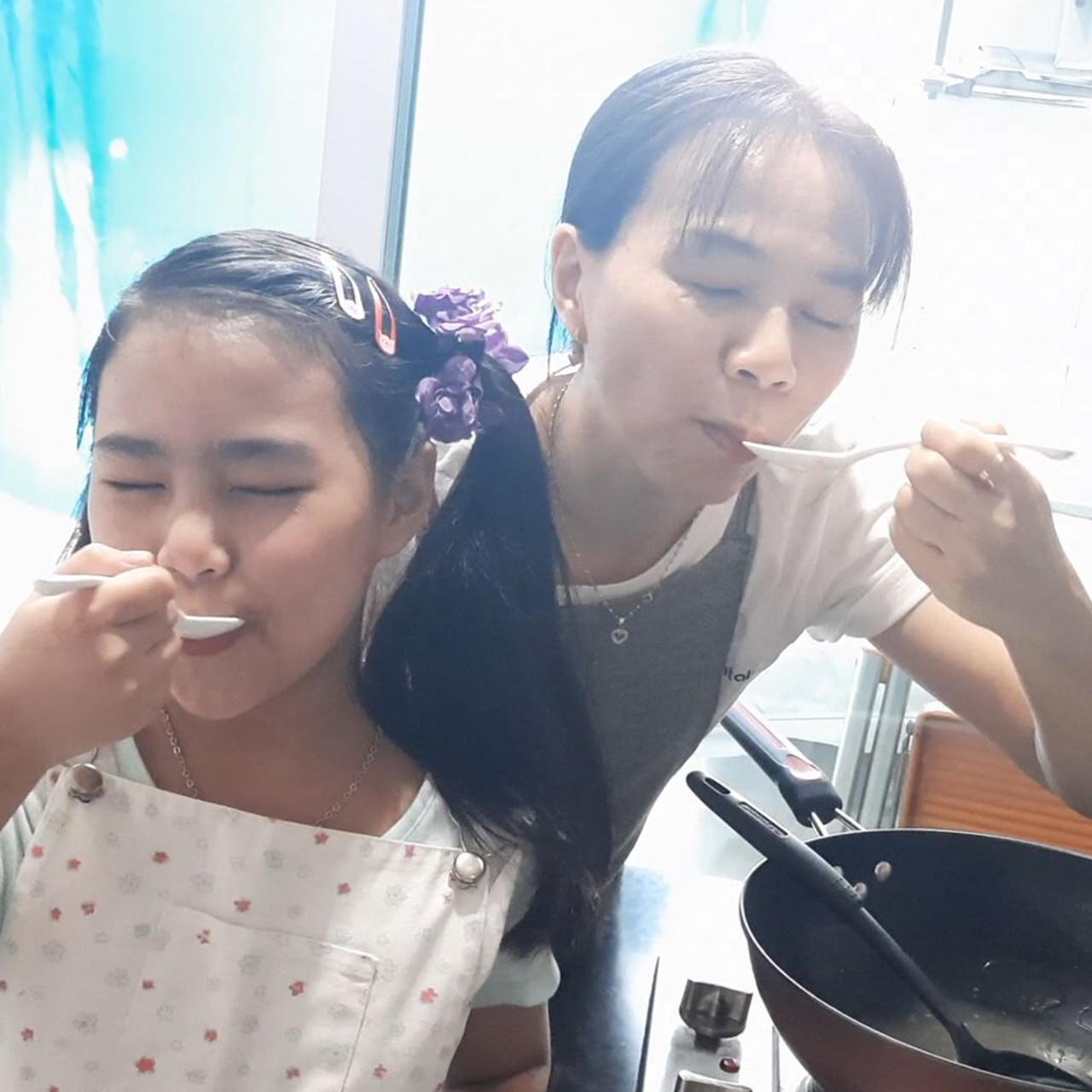 Eating-650304-5
