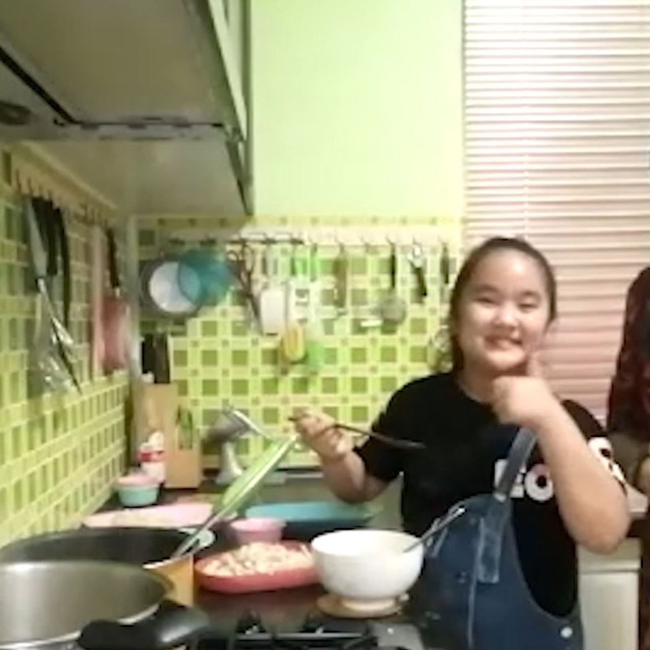 Eating-650318-3