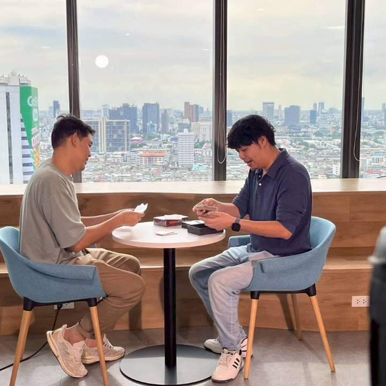 LINE_ALBUM_ep11_251029_3
