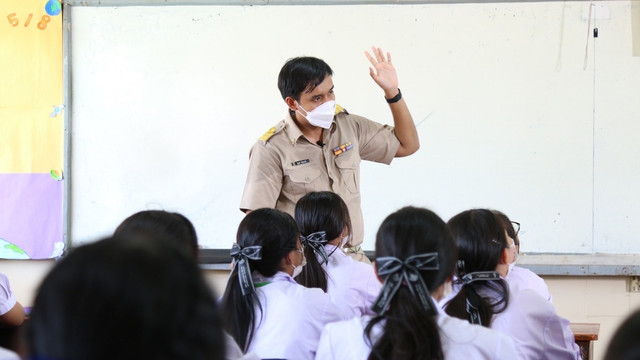 COOL CRU จารย์เจ๋ง