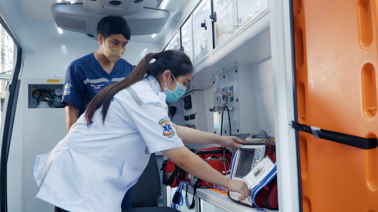 ยื้อชีวิต พิชิตฝันกับนักฉุกเฉินการแพทย์