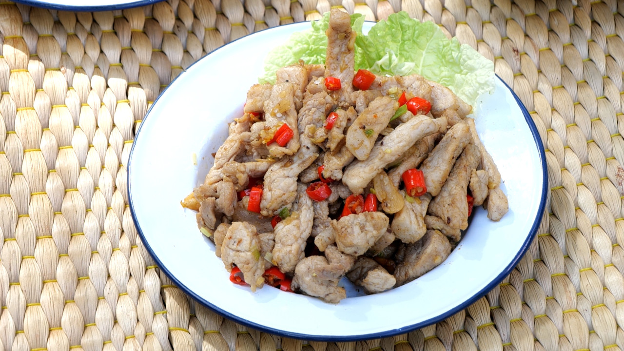 หมูผัดพริกเกลือ