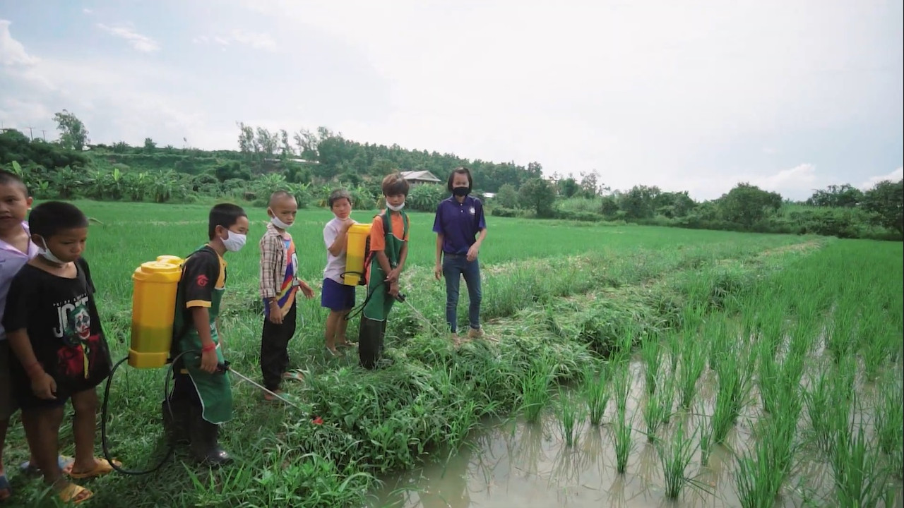 รถพุ่มพวงชวนเรียนรู้ ศูนย์การเรียนไร่ส้มวิทยา อ.ฝาง จ.เชียงใหม่