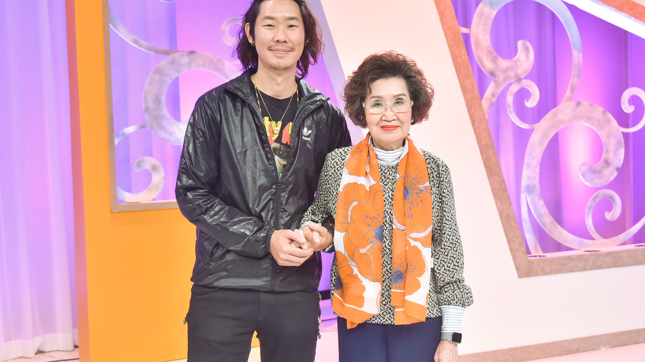 เมื่อดวงตาเห็นรัก