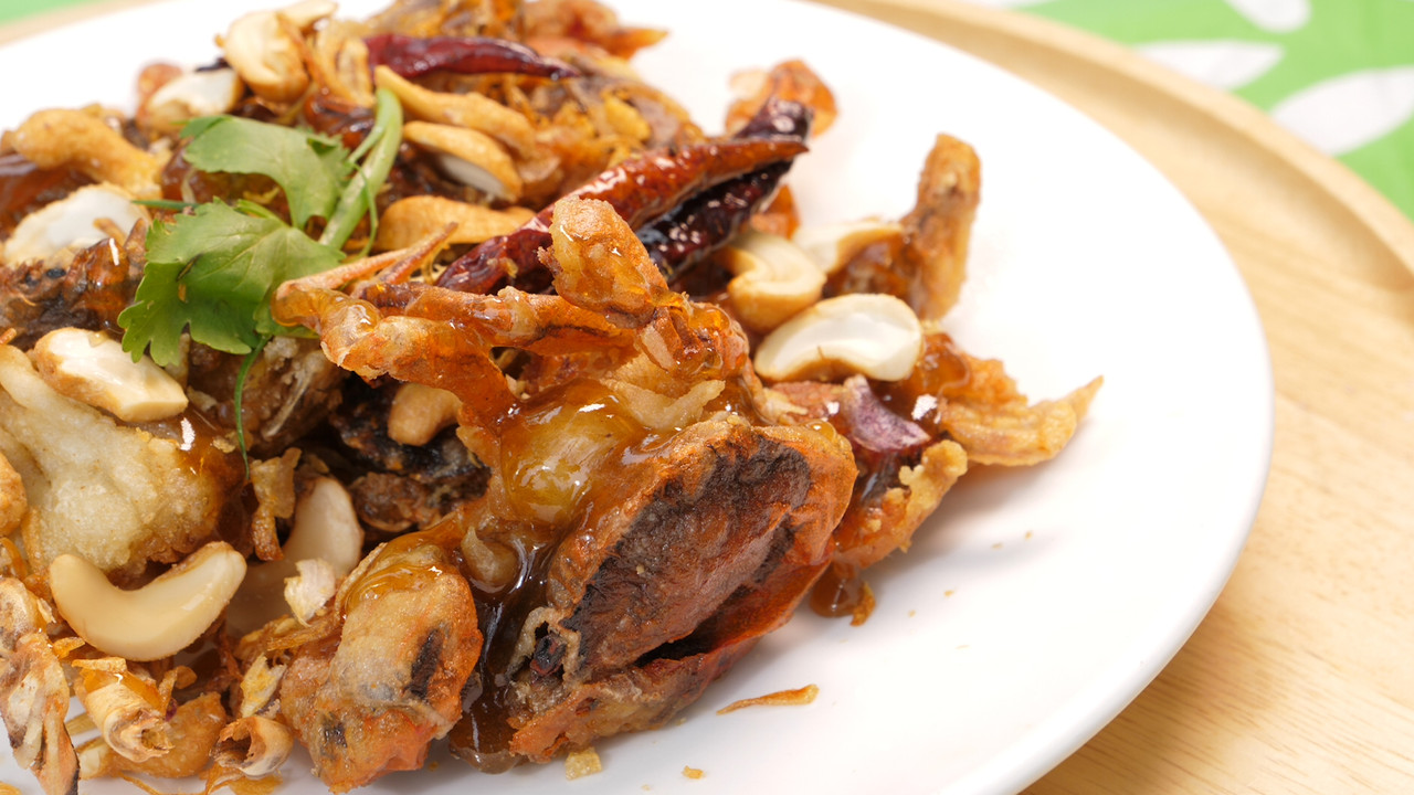 ปูนิ่มทอดกรอบราดซอสมะขาม