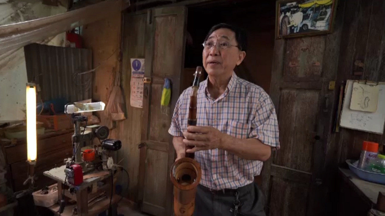 ลุงวิบูลย์ แซกโซโฟนไม้ไผ่