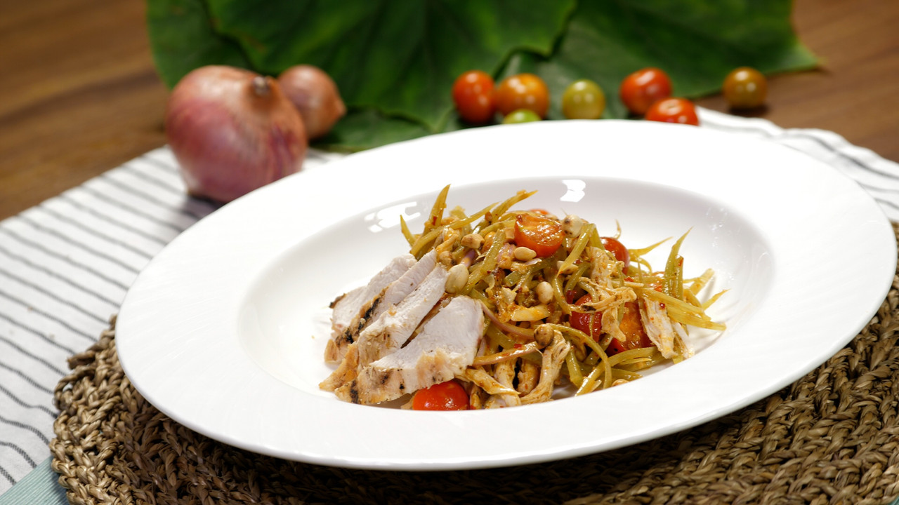 ยำส้มกุ้งไก่ย่าง