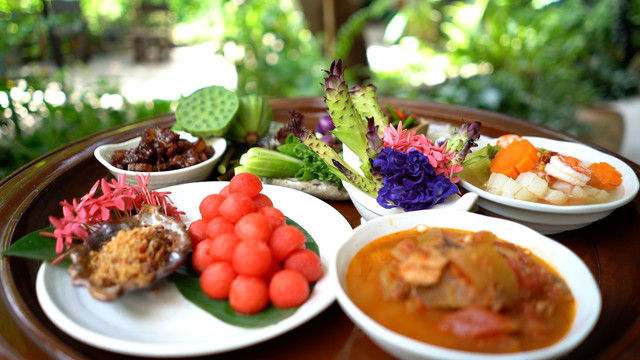 โรงเรียนนานาช่าง