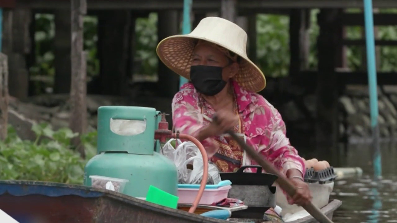 ขนมเบื้องญวน คลองอ้อมนนท์