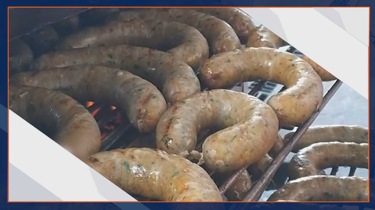 ผู้ประกอบการร้านยางรถยนต์ขายไส้อั่วสะตอ สู้โควิด-19