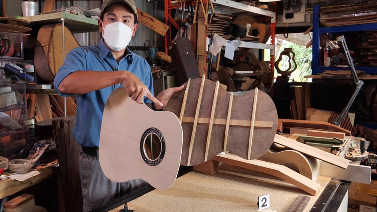 Guitar Maker